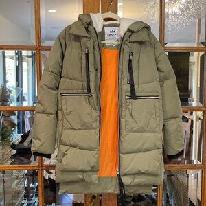 Orolay Women’s thickened down jacket. Green. Brand New. Never worn. Size XS.